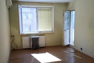 Apartament cu 2 camere decomandat în Crângași