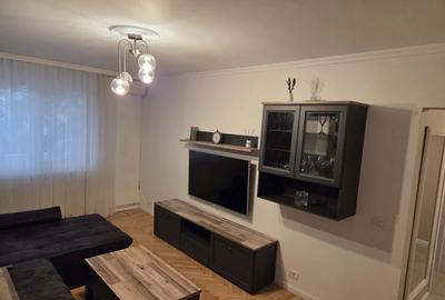 Apartament cu 3 camere decomandat, mobilat în Rahova
