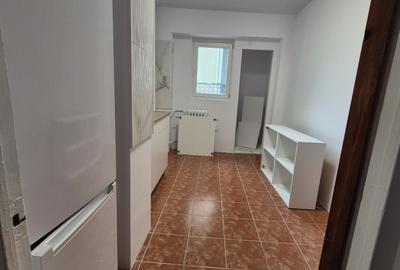 4 camere renovat , et 7/10, zona Colentina MC Donlad's - 13