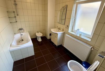 4 camere Bulevardul Unirii -  Parcare in proprietate - 5 min.  Metrou - 7