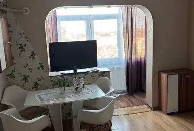 Apartament cu 2 camere semidecomandat, mobilat în Tomis Nord