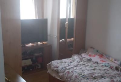 Garsonieră decomandată, mobilată în Vitan Mall
