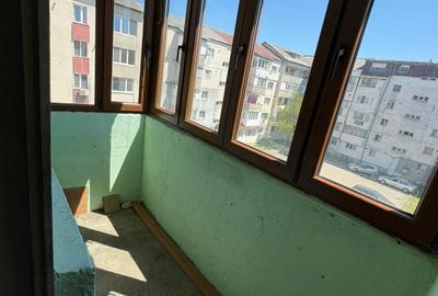 Apartament 3 camere, decomandat, etaj 3 - 11