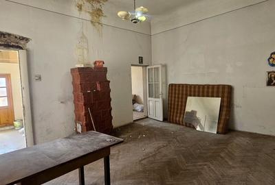 Casa de vanzare – Zona Centru, Strada Garii – 65.000€ - 3