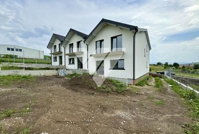 Casa cu 4 camere, 2 bai, teren 400 mp - Sura Mare, Sibiu