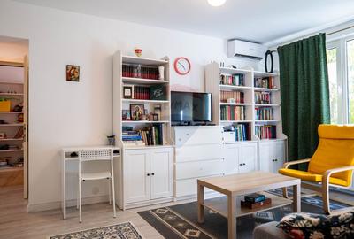 Apartament cu 3 camere semidecomandat în Teiul Doamnei