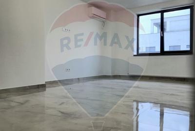 Apartament cu 4 camere de vânzare,  str. 1 Decembrie 1918 - 4