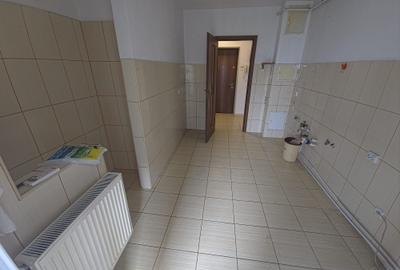 Tomis II apartament 2 camere decomandat gol centrala gaze - 4