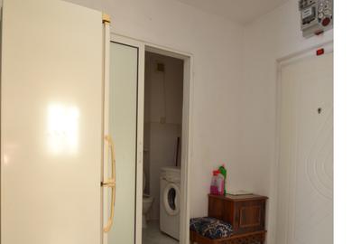 Ap. 2 camere, decomandat, zona Circumvalatiunii-Kaufland, 250 eu - 10