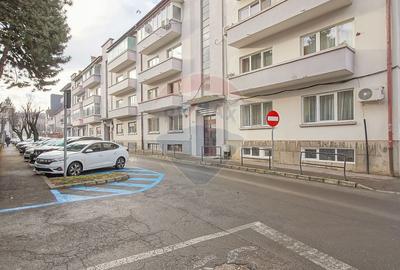 Apartament cu 3 camere de vânzare în zona Centrul Civic - 1