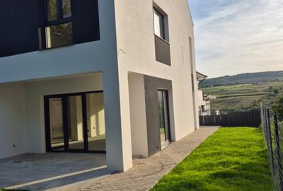 Duplex cu 4 camere în Iris