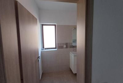 Casă 4 camere, 2 Locuri de parcare-Zona Valea Adanca- 830 euro - 25