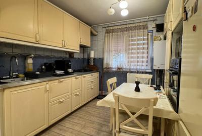 Apartament cu 2 camere semidecomandat, mobilat în Mărgeanului