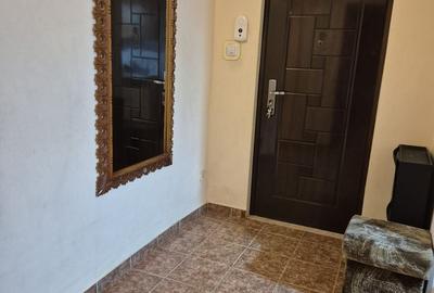 Aradului | 4 camere | Decomandat| Etaj intermediar | 3 balcoane si boxă - 12