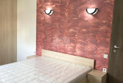 Apartament cu 3 camere semidecomandat, mobilat în Bună Ziua