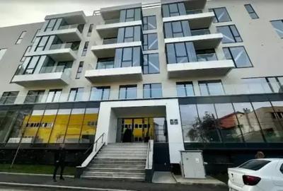 Apartament cu 3 camere decomandat în Aviației