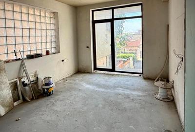 Vila cu potential rezidential sau investitie Faleza Nord 300 m de mare - 11