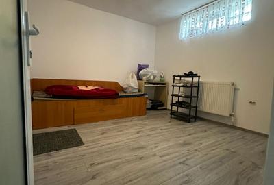 Casa Parter+Mansarda, zona Islaz. - 2