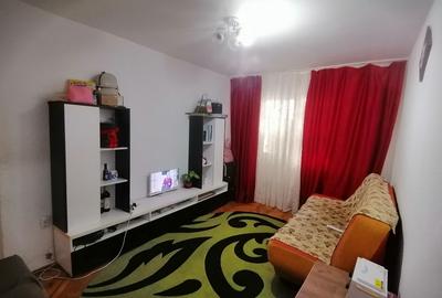 Apartament 3 camere C-uri et.1 Ostroveni