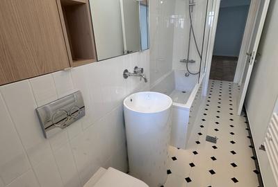 Renovat 2025.Nu are risc sau urgenta.83 mp.3 camere. - 1