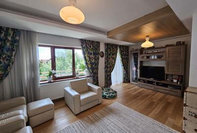 Vilă de Tip Duplex: Oază de Eleganță și Refinament în Centrul Istoric al Brașovu - 1