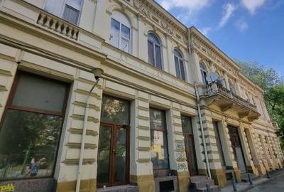 Casă individuală cu 60 camere în P-ța Universității