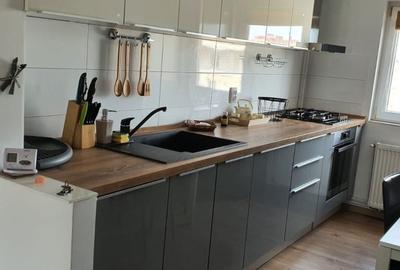 Inchiriere apartament 3 camere 600EUR - 2