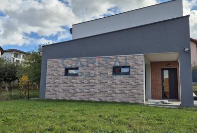 Casa noua superba, finisata si partial mobilata - 2