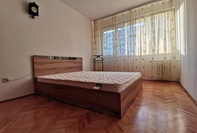 Apartament cu 3 camere, mobilat în Ștefan cel Mare