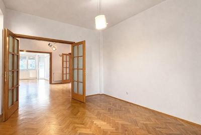 Birou, de 89 mp, în P-ța Victoriei