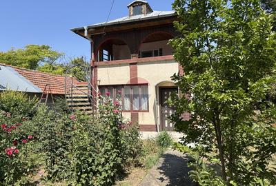 Casă individuală cu 5 camere în Cunești