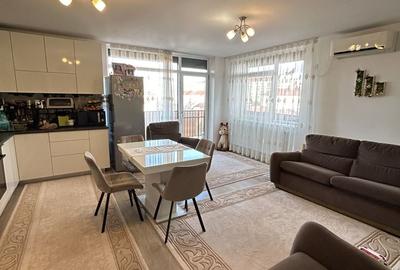 Apartament cu 3 camere decomandat în Nufărul
