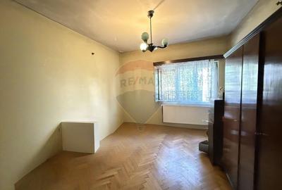 Teren 1100 mp si Casa Strada Luica Sector 4 - 13