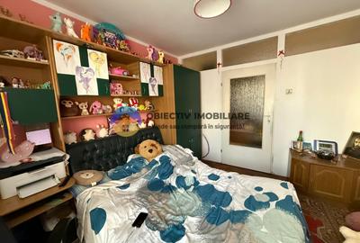 Apartament cu 3 camere decomandat în Dărmănești