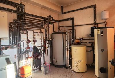 Casa Ghimbav, 8 camere,  S+P+M,teren 736 mp, pretabila locuinta, birouri, cazare - 38