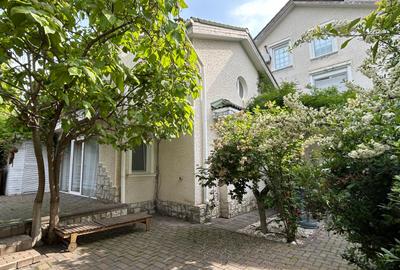 Locuință de 150 mp utili cu curte 150 mp și parcare dublă, Aeroport Baneasa - 1