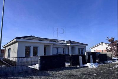 Duplex cu 3 camere în Moșnița Nouă