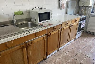 Apartament 3 camere in Focsani , zona centrala, et 2 4 , decomandat , 77 mp , li - 13