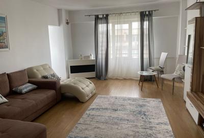 Apartament cu 3 camere decomandat, mobilat în P-ța Muncii