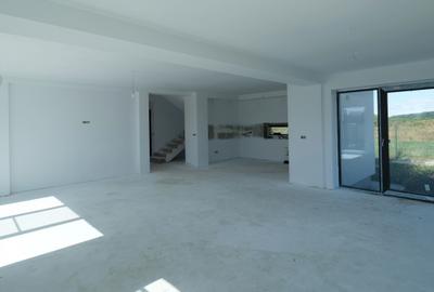 Vanzare vila nou construita P+1 si 700 mp teren in Corbeanca - 4