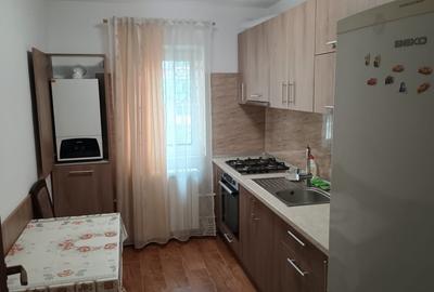 Vând  apartament 3 camere - 6