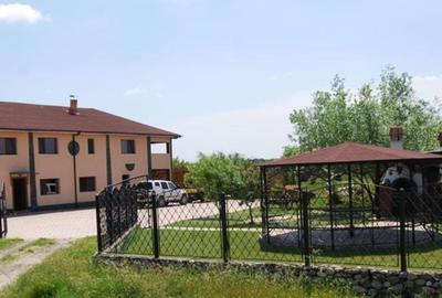 Casă individuală cu 8 camere în Vârșești