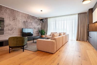 Apartament cu 3 camere semidecomandat în Pipera