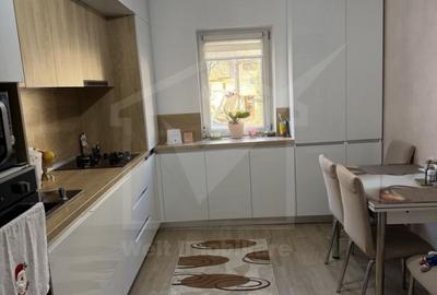 Apartament cu 3 camere decomandat, mobilat în Mărăști
