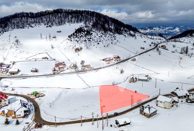 Teren agricol de 3962 mp, în Fundata