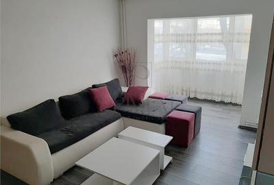 Apartament cu 3 camere semidecomandat, mobilat în Spitalul Județean