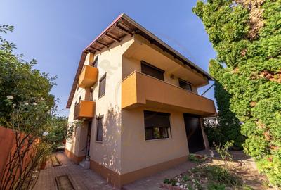 Casă individuală cu 6 camere în Ștefănești