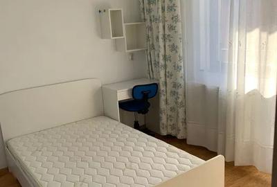 Apartament cu 3 camere decomandat, mobilat în Mihai Bravu