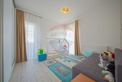 Vilă modernă, cu garaj, panouri și pompă de căldură, Cristian - 19