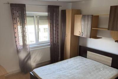Apartament cu 3 camere decomandat, mobilat în City Park Mall